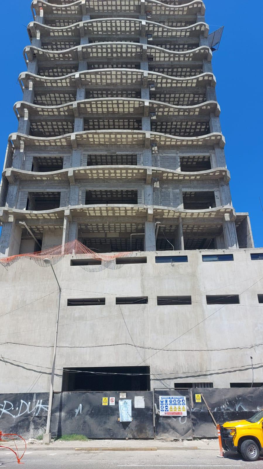 $!Obrero muere al caer en una torre en construcción en Mazatlán