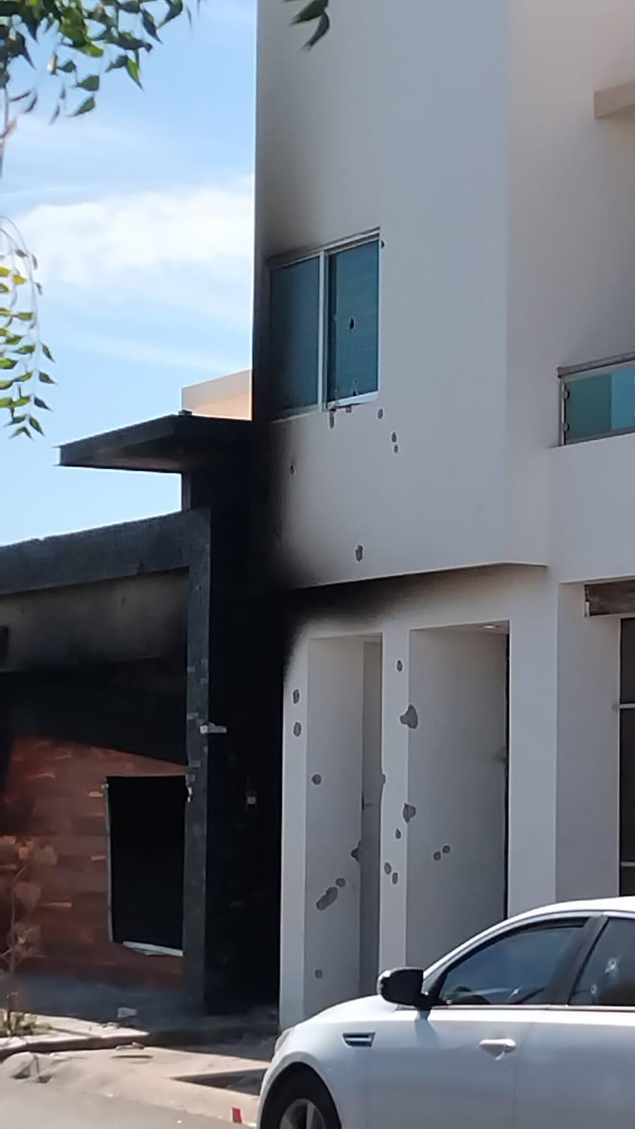 $!Balean y queman dos casas más en Culiacán; suman ya 3 en la mañana de este lunes