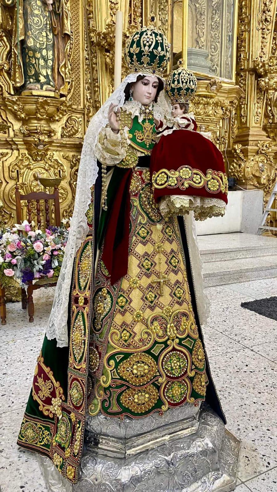 $!Regalan un nuevo vestido a Nuestra Señora del Rosario