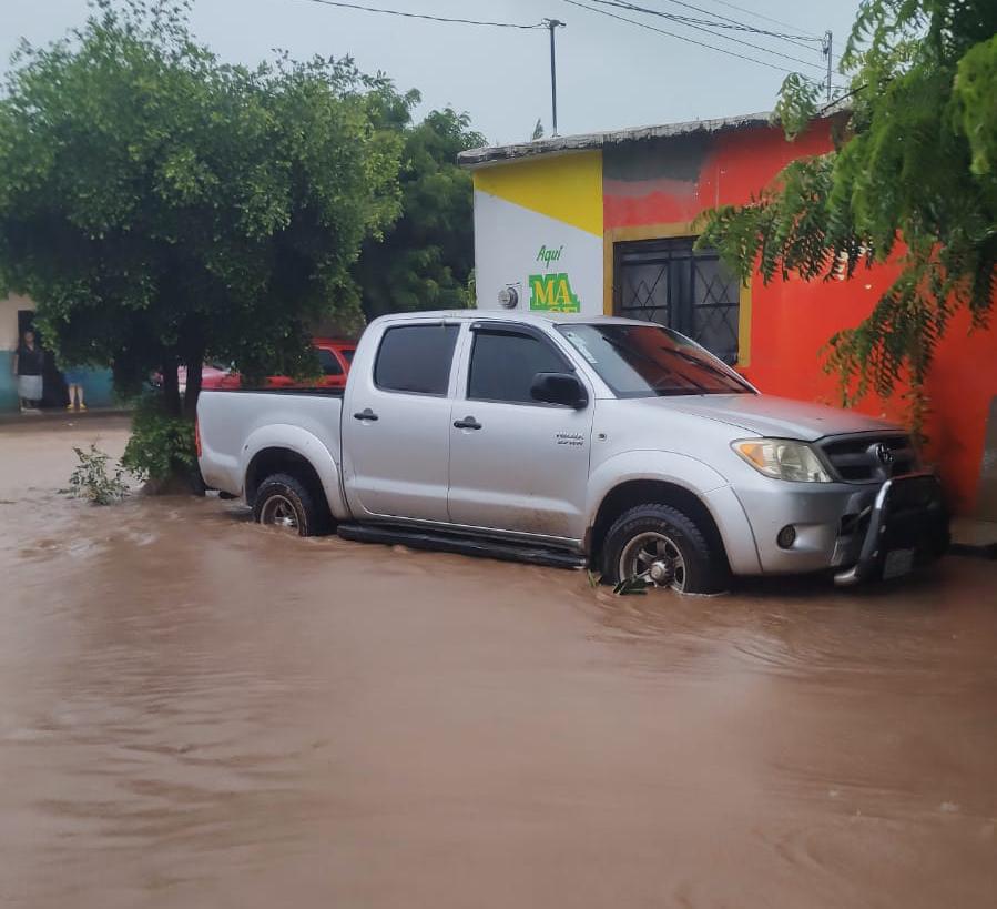 $!Se desborda arroyo en Matadero, Rosario; Protección Civil activa monitoreo