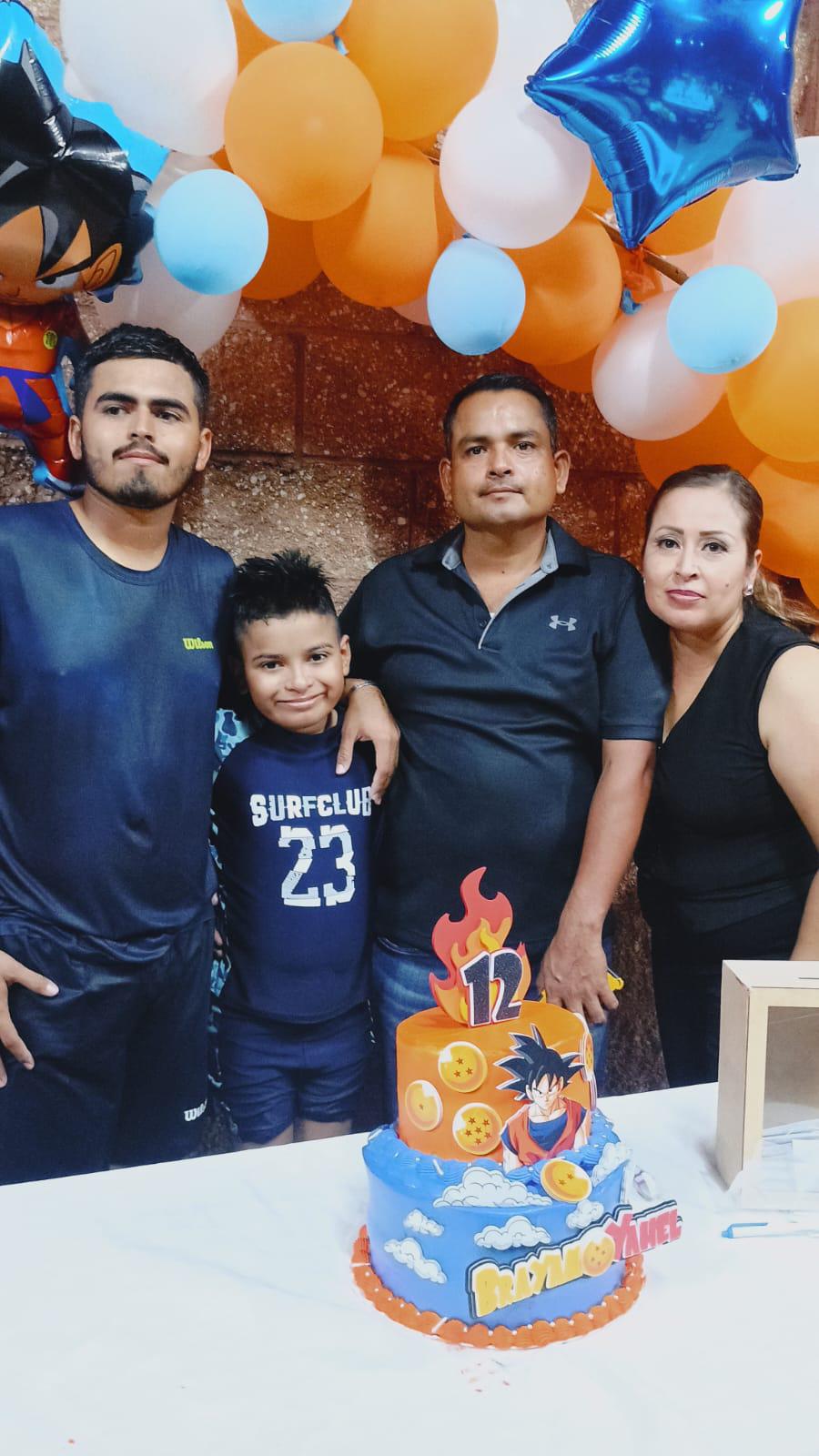 $!Los Benítez García celebraron al hijo menor de su familia.