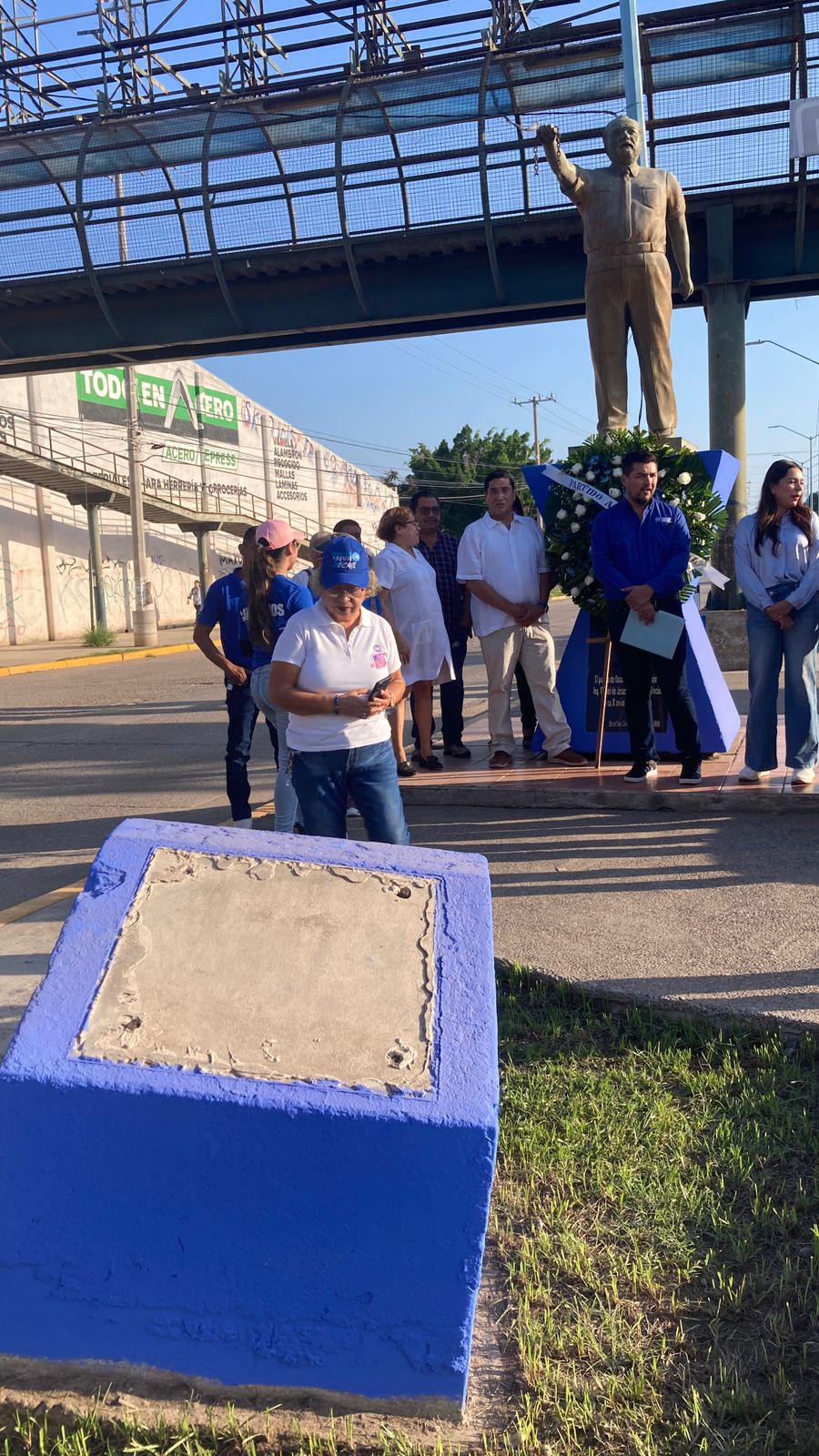 $!Recuerdan a ‘Maquío’ Clouthier como baluarte y fundador de democracia, a 35 años de su muerte