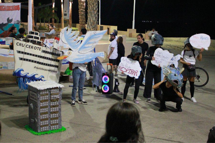 $!Obra de teatro en la posadifestación en el Malecón de La Paz.