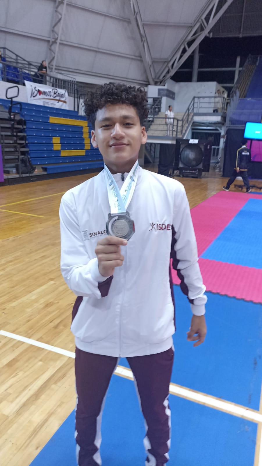 $!Se queda Marco Ordóñez con la medalla de plata en karate de Juegos Conade