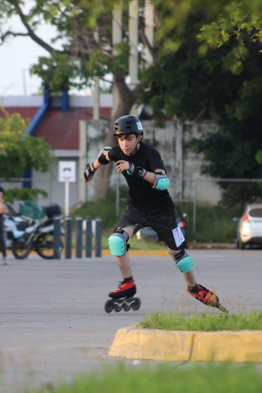 $!Rompen el viento, en el Circuito de Patinaje Imdem