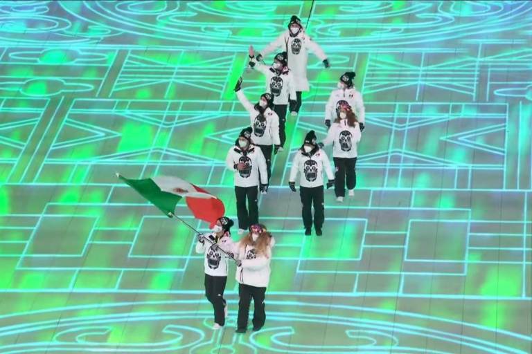 Beijing 2022: Mexicanos causan revuelo con sus uniformes inspirados en la lucha libre