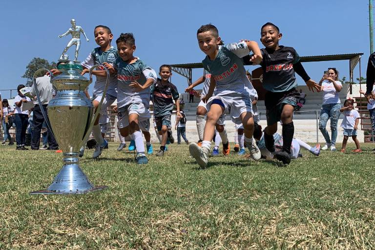 Mazatlán gana Campeonato Estatal de Futbol Panditas