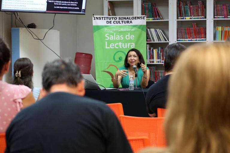 La lectura te lleva a viajar por otras culturas: Flor Salaiza