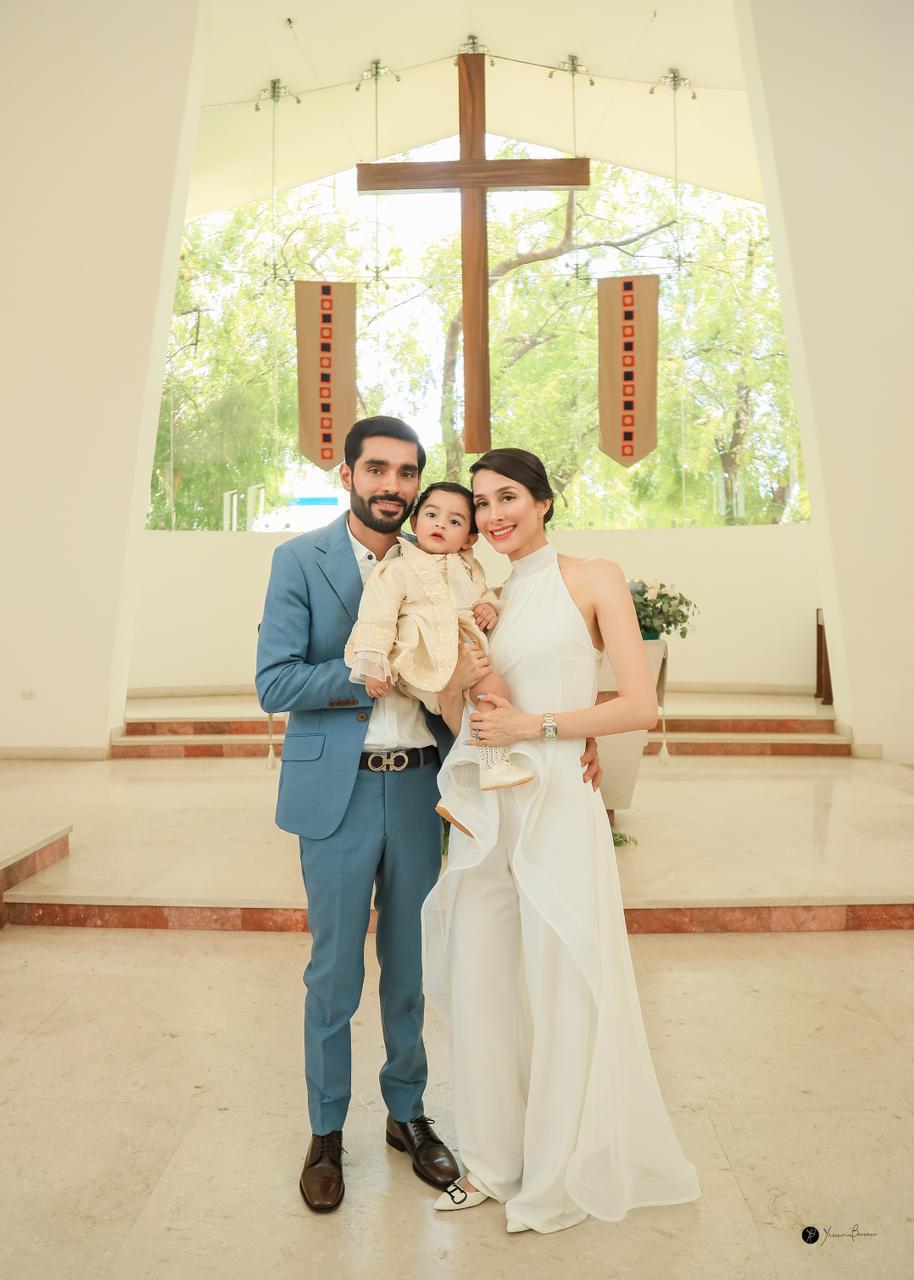 $!En el Templo de San Gabriel se llevó a cabo la ceremonia de bautizo.