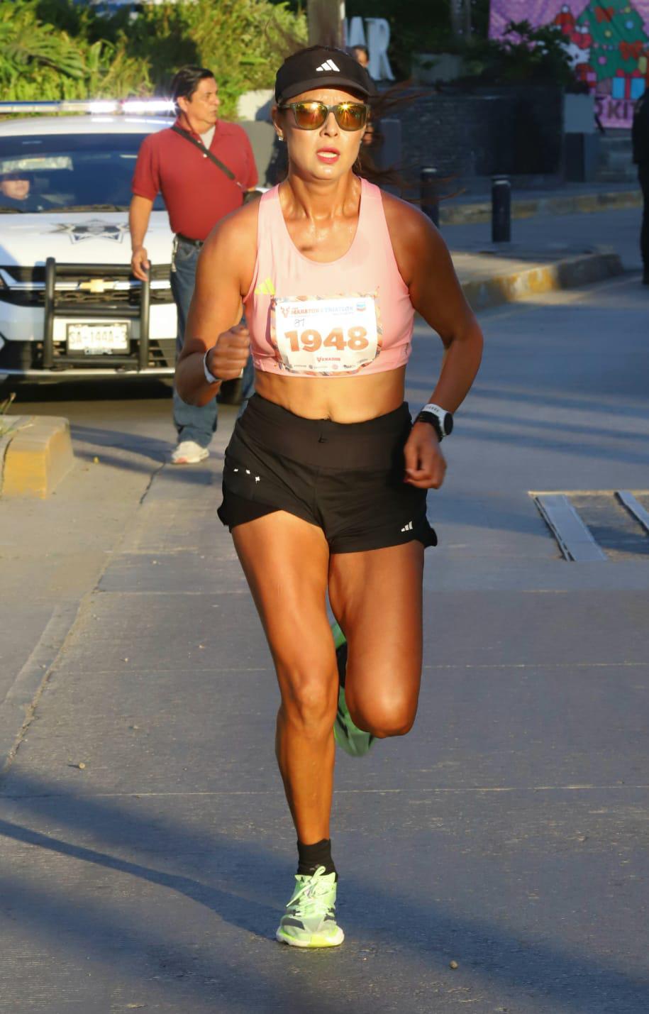 $!¡Orgullo mexiquense! Antonio Vara y Reyna Rivera dominan los 21K del Maratón Pacífico