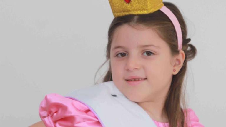 María Paula Velarde García quiere ser la Reina Infantil del Carnaval de Mazatlán 2024.