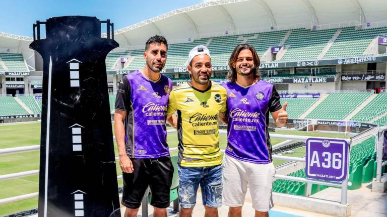 Néstor Vidrio, Marco Fabián y Nicolás Benedetti.