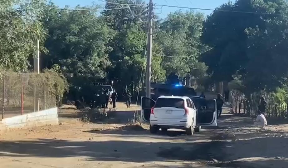 $!Grupo armado agrede a balazos a militares en El Alcoyonqui, Culiacán; muere civil