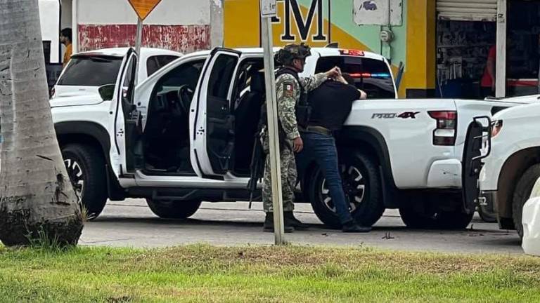 Un hombre fue detenido este jueves en Culiacán tras una persecución por parte de elementos del Ejército y la Guardia Nacional.