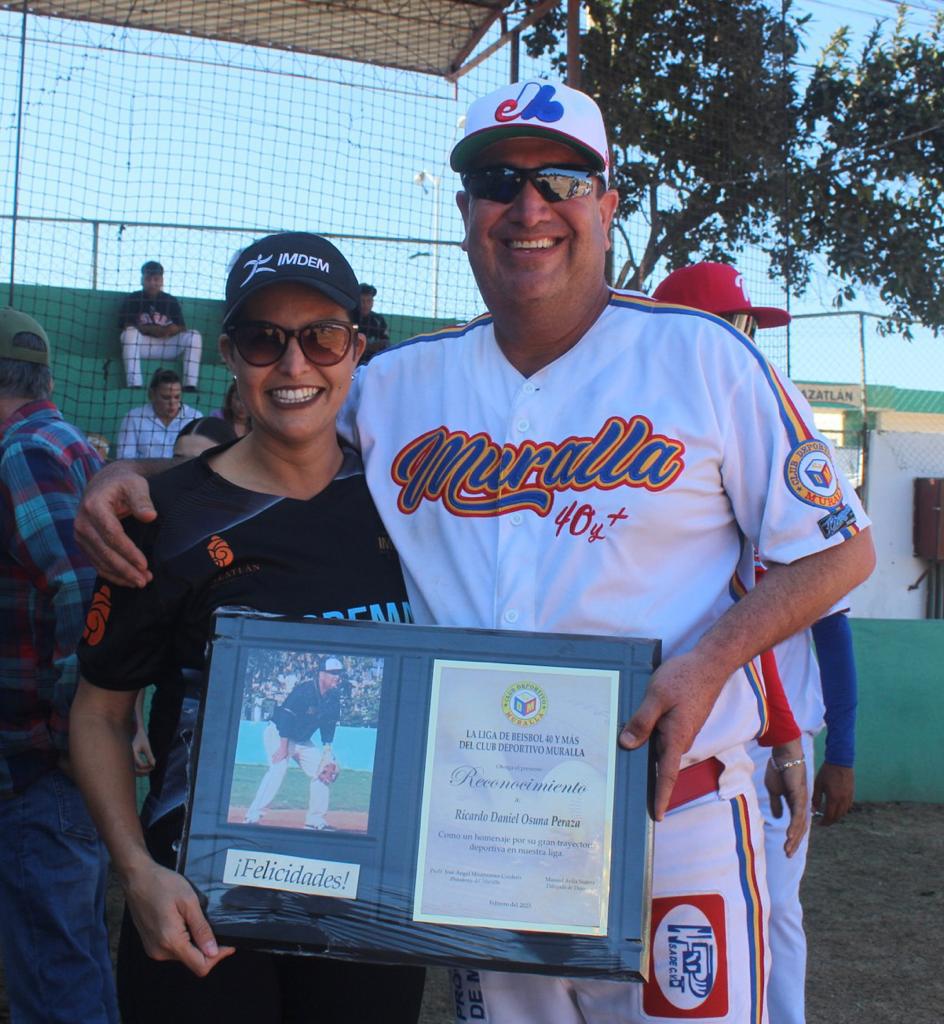 $!Reconocen al ‘Güero’ Osuna en Liga de Beisbol 40 y más