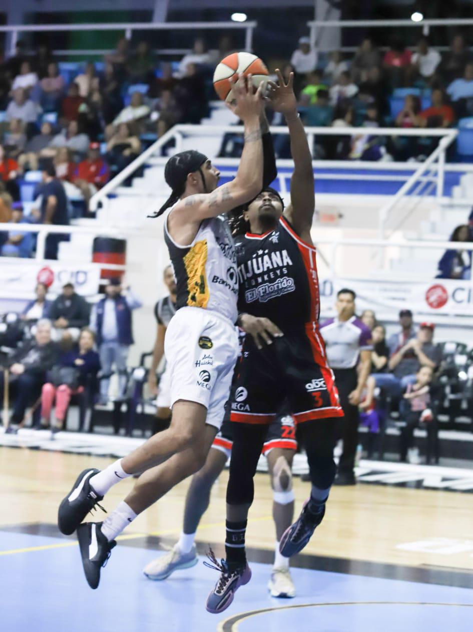 $!Venados Basketball da golpe de autoridad y vence al líder Zonkeys de Tijuana