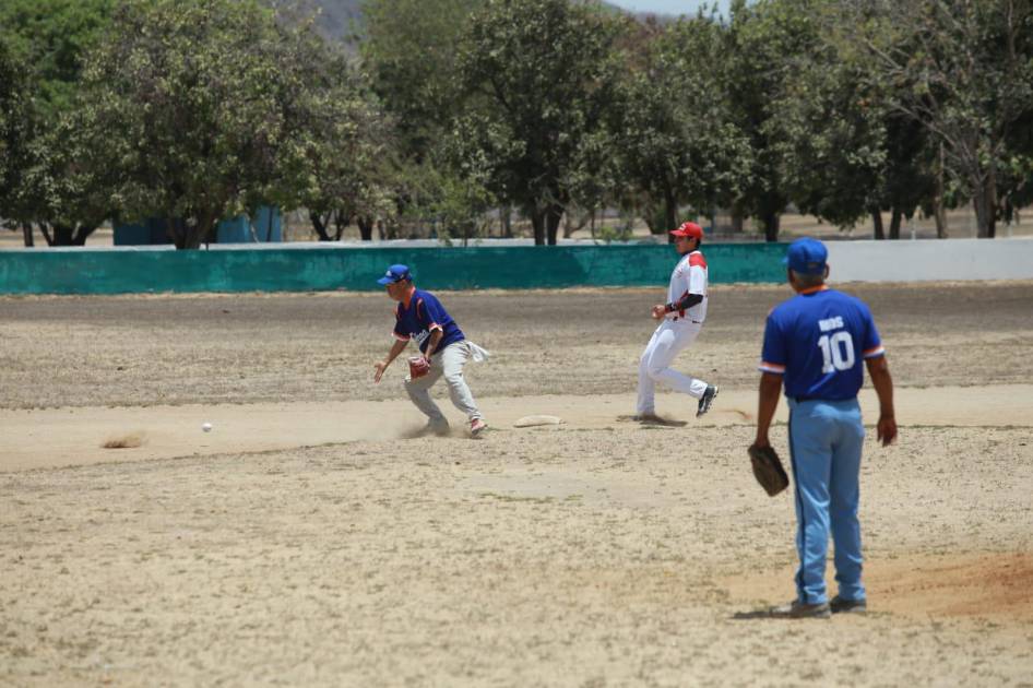 Julio Urías tendría las puertas cerradas en Liga Mexicana de Beisbol -  Grupo Radio Guaymas