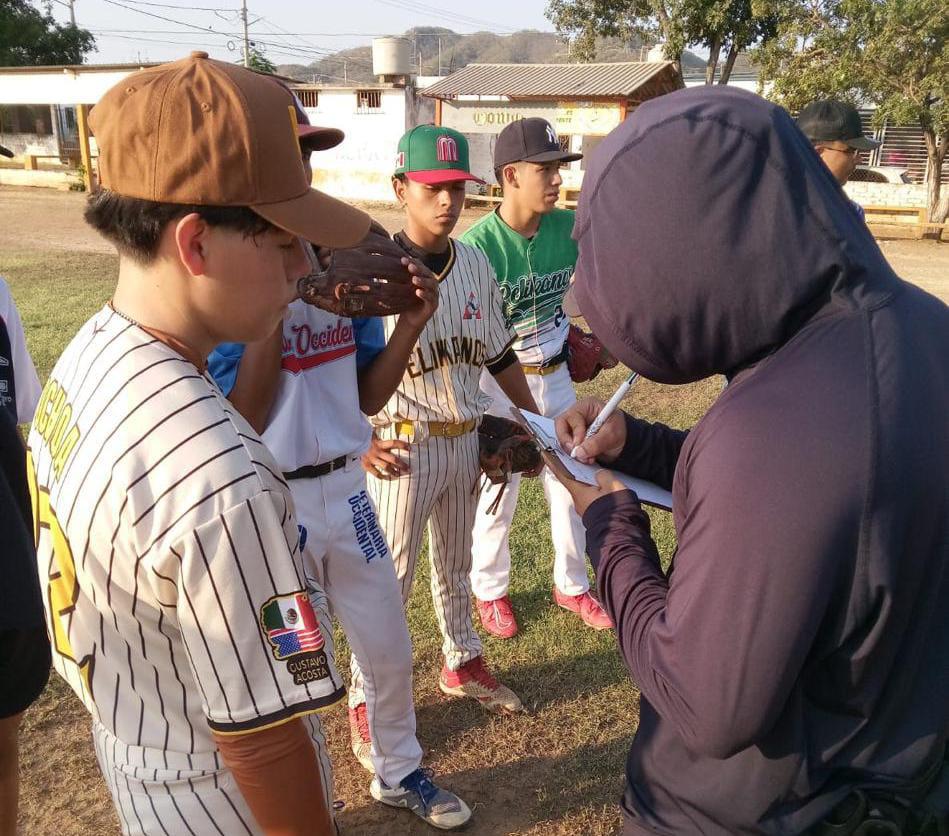 $!Academia del Pacífico Leones de Yucatán realiza visoría en Rosario