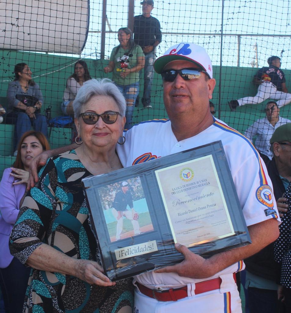 $!Reconocen al ‘Güero’ Osuna en Liga de Beisbol 40 y más