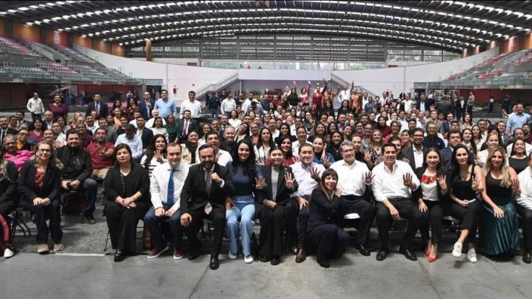 El encuentro se realiza en la Sala de Armas de la Magdalena Mixhuca.