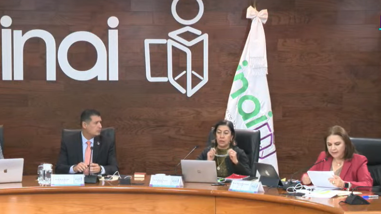 El Pleno del INAI al analizar la solicitud al Banco del Bienestar.