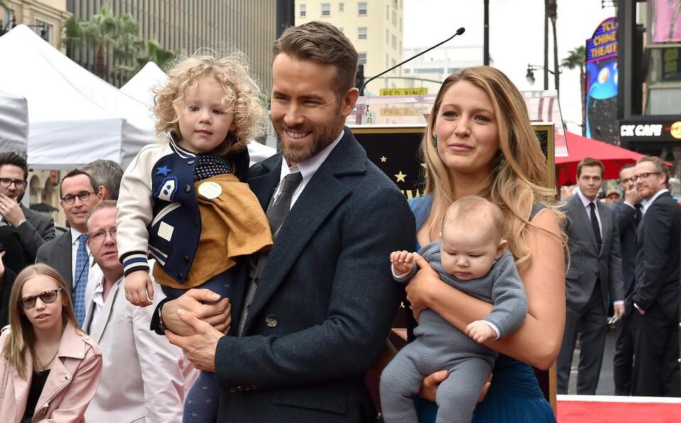 $!Reciben Blake Lively y Ryan Reynolds a su cuarto bebé