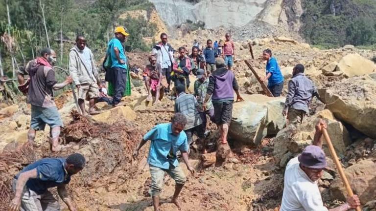 Cientos de personas quedaron sepultadas por un corrimiento de tierras en la aldea de Yambali, Papúa Nueva Guinea, el 24 de mayo de 2024