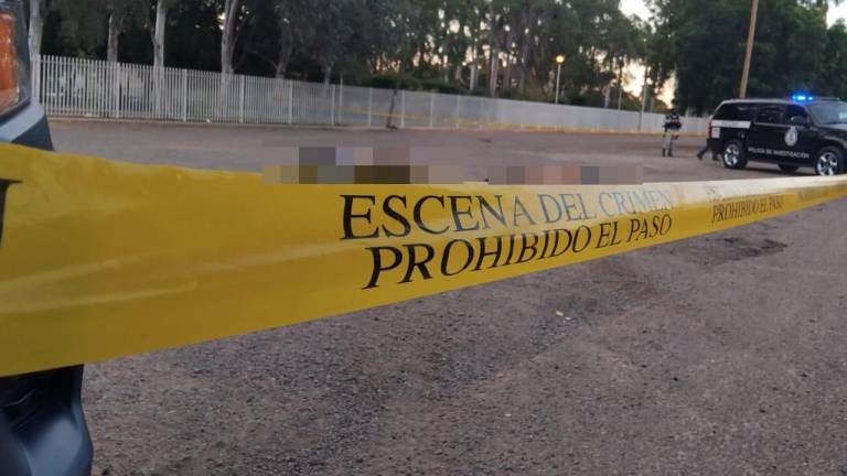 Amanecen 5 cuerpos apilados en la carretera Culiacán a Eldorado