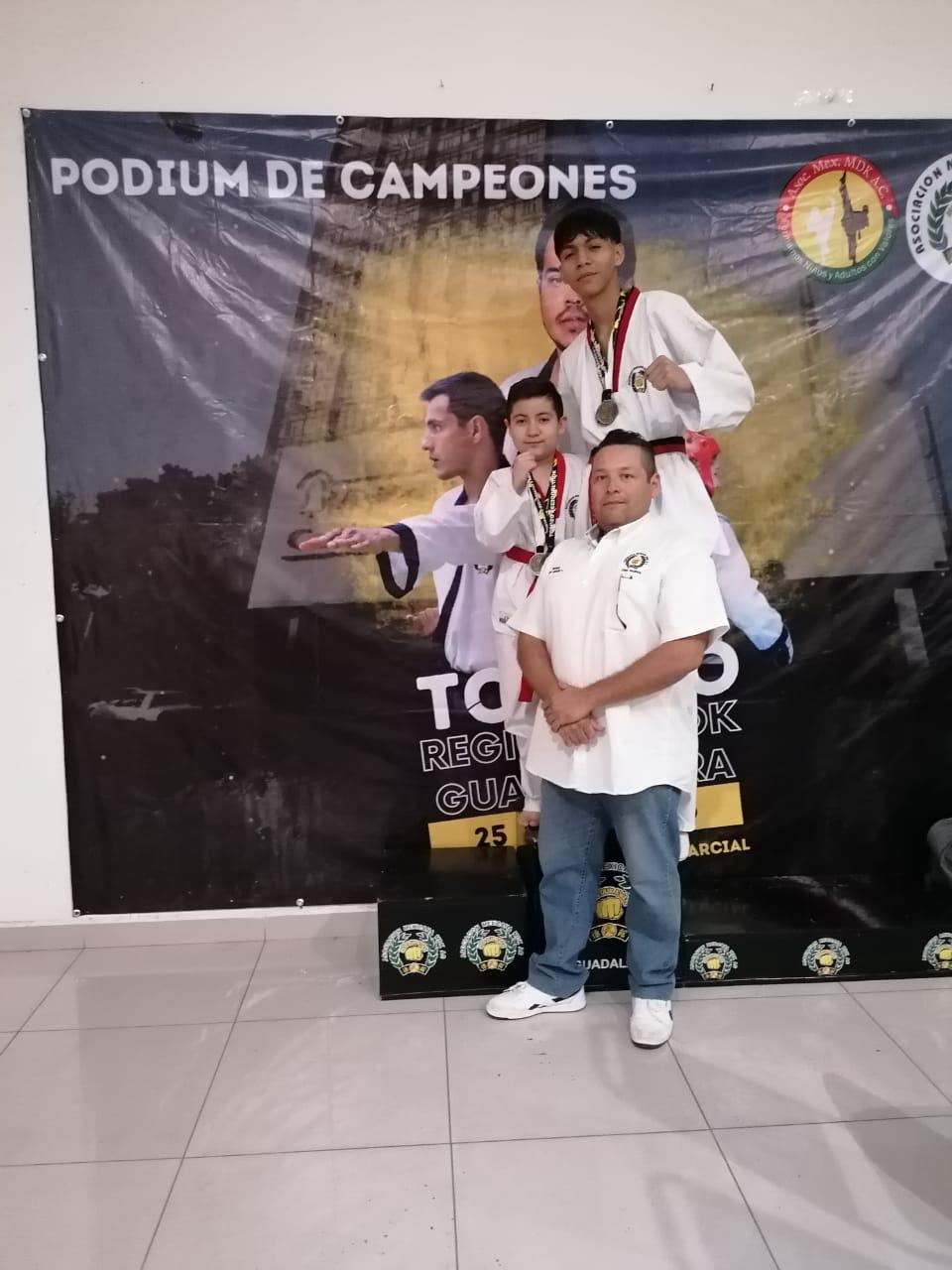 $!Taekwondoínes de Escuinapa logran medallas a nivel estatal y regional