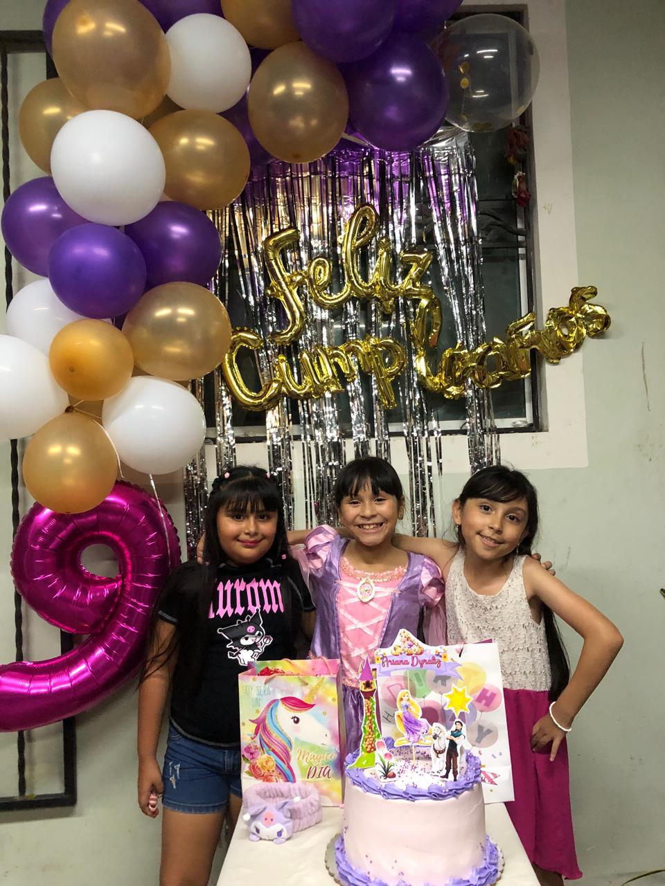 $!Con sus primas Paula Fernanda Chagoya y Alexa Sofía Martínez.