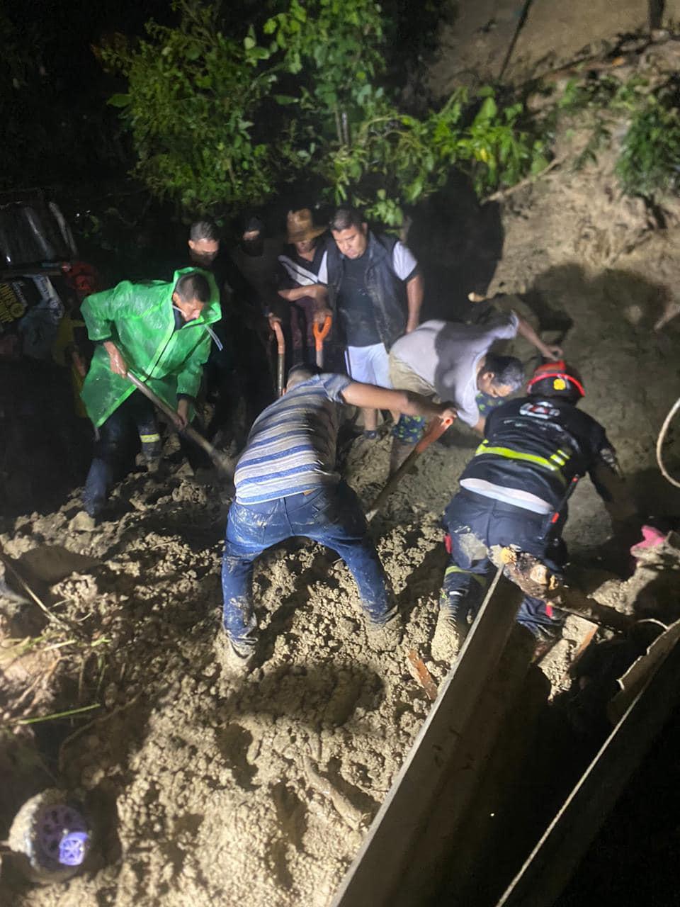 $!Mueren tres niñas tras colapso de una pared por lluvias, en Jiutepec, Morelos