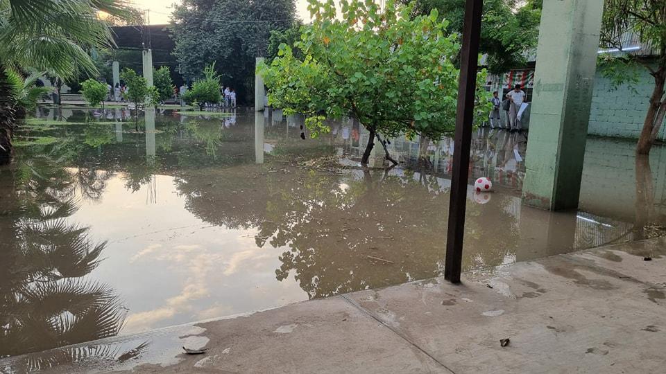 $!Regresan a clases en todas las escuelas de Guerrero tras huracán John y depresión tropical Once-E