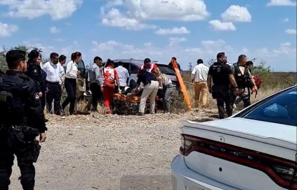 $!Convoy de Sheinbaum sufre accidente automovilístico en Coahuila; fallece una persona