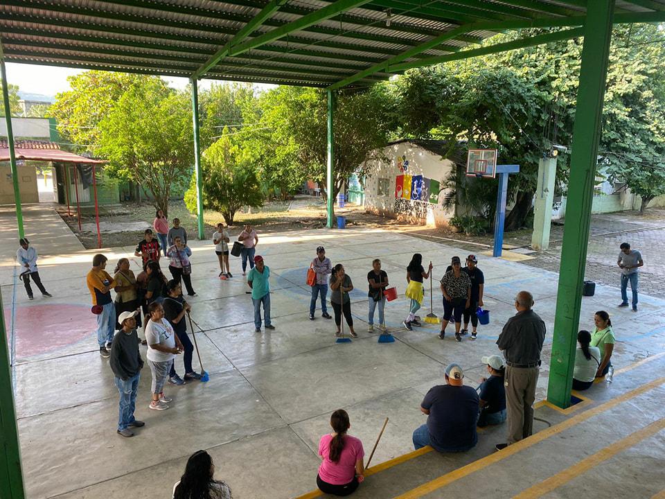 $!Regresan a clases en todas las escuelas de Guerrero tras huracán John y depresión tropical Once-E