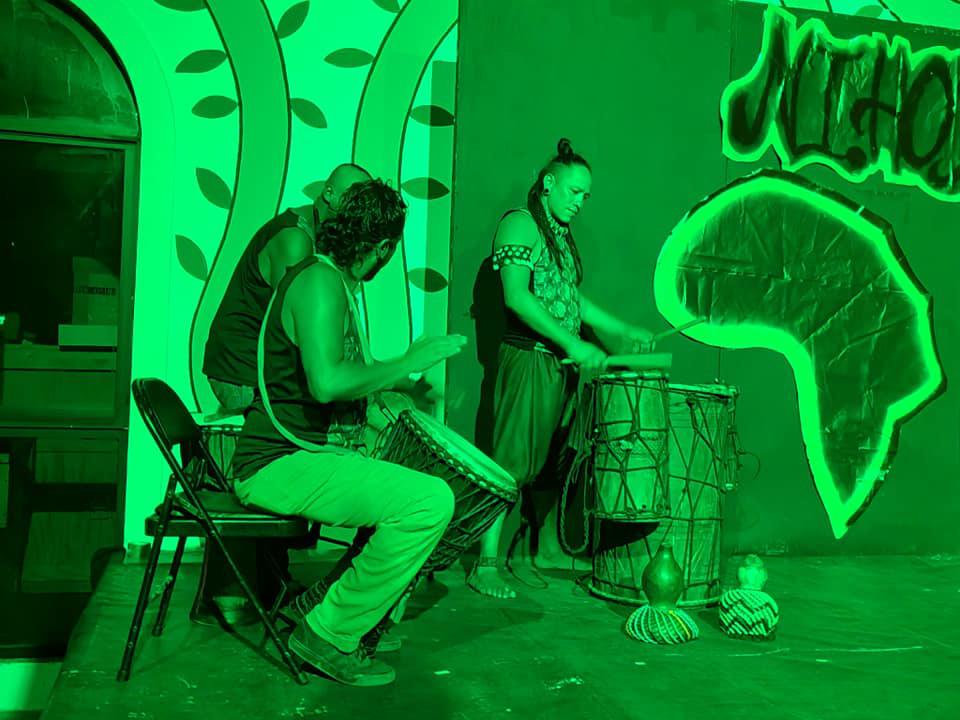 $!El colectivo compartió música de percusiones.