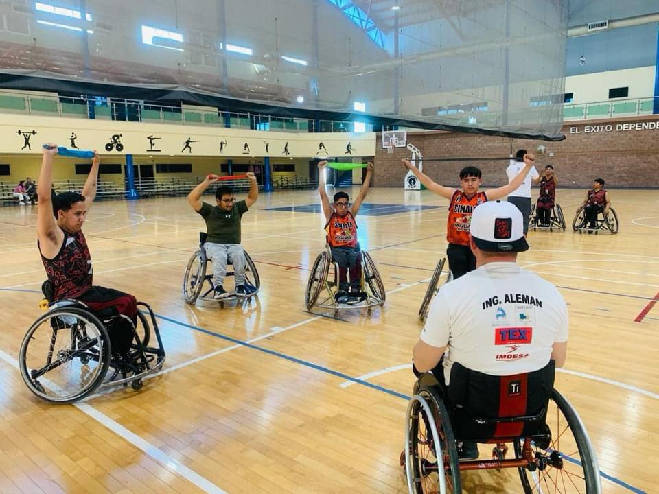 $!Entrena la Selección de Mazatlán de basquetbol sobre silla de ruedas en el CAR