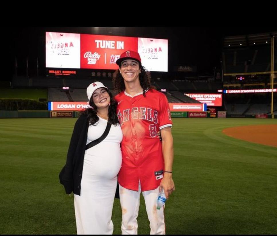 $!Vanessa Hudgens y Cole Tucker.