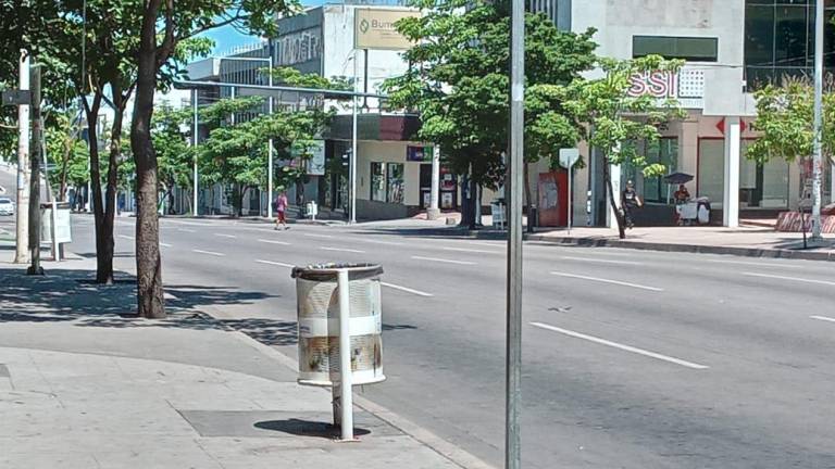 Las calles de Culiacán lucen desoladas.