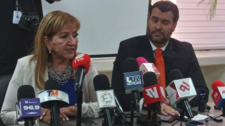 Señala Tere Guerra que exámenes de control y confianza no son un filtro suficiente para las corporaciones