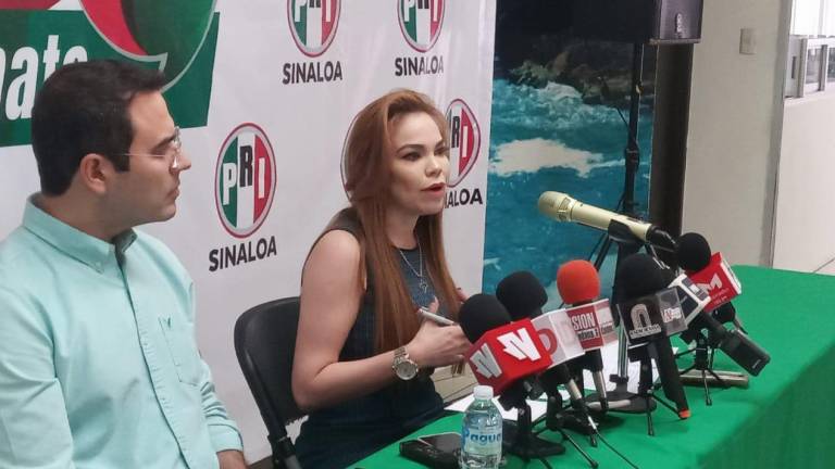 La presidenta del PRI Sinaloa, Paola Gárate, señala que el jueves sabrán si se les otorga la suspensión definitiva contra los nuevos libros de texto gratuitos de la SEP.