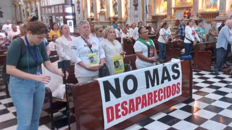 Misa en memoria de las personas desaparecidas en la Catedral de Culiacán.