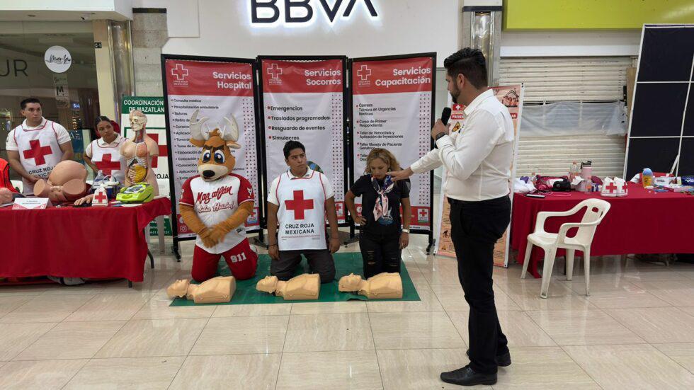 $!Venados de Mazatlán apoya Expo Feria de la Salud de la Cruz Roja