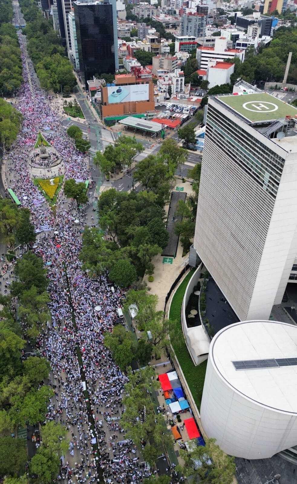 $!Miles de personas marchan a favor y en contra de la reforma judicial