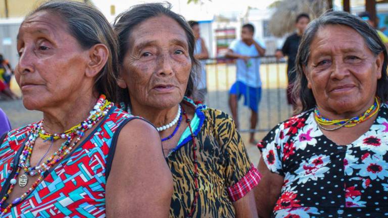 Mujeres mayores indígenas venezolanas refugiadas en Manao, en Brasil.