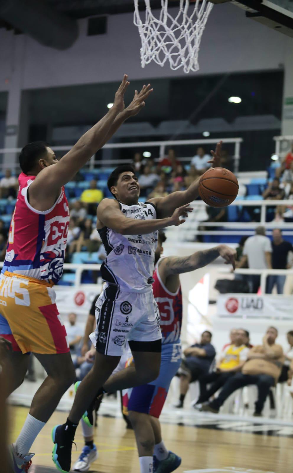 $!Piratas Basketball rompe la mala racha y encuentra la primera victoria de la temporada en casa