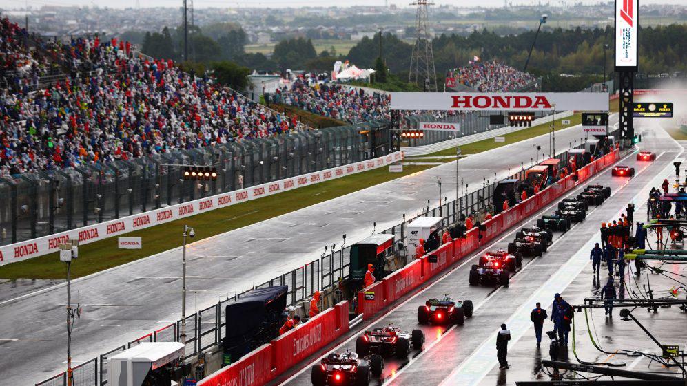 $!Checo Pérez es segundo en GP de Japón; Verstappen gana y revalida título en Fórmula 1